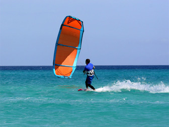 Faire du kitesurf en Martinique