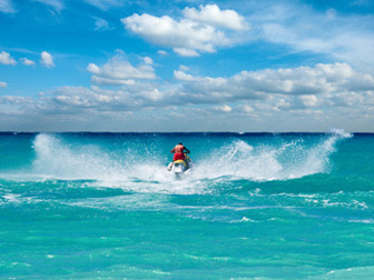 Faire du scooter des mers