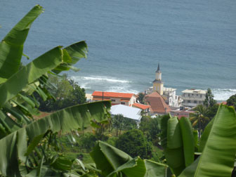 Clocher du Lorrain depuis un morne